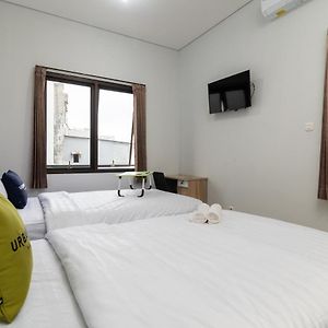 Urbanview Hotel Pasar Baru Jakarta By Reddoorz
